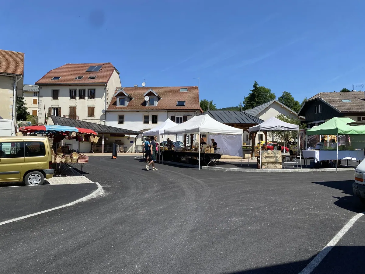 Marché de producteurs et artisans locaux