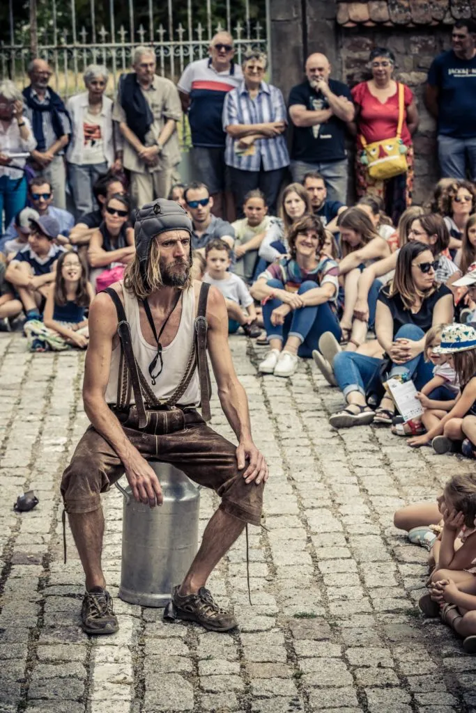 Poster for Street theatre: En attendant Biquette in Hauts de Bienne (39) — Things to do in the Jura